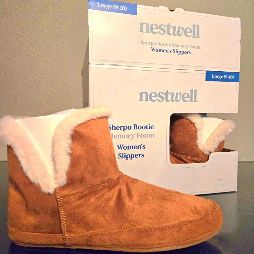 NEW Slippers from Nestwell size 9/10